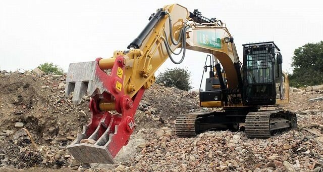 Гусеничный экскаватор KOMATSU PC200-7 находящийся в нашем парке техники